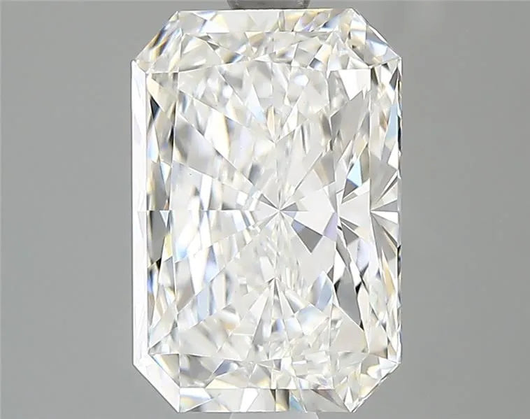 2.51ct Radiant Lab Grown Diamond (Colour E, Clarity VVS2, Cut EX, IGI Certified)