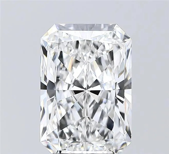 3.04ct Radiant Lab Grown Diamond (Colour E, Clarity VVS2, IGI Certified)