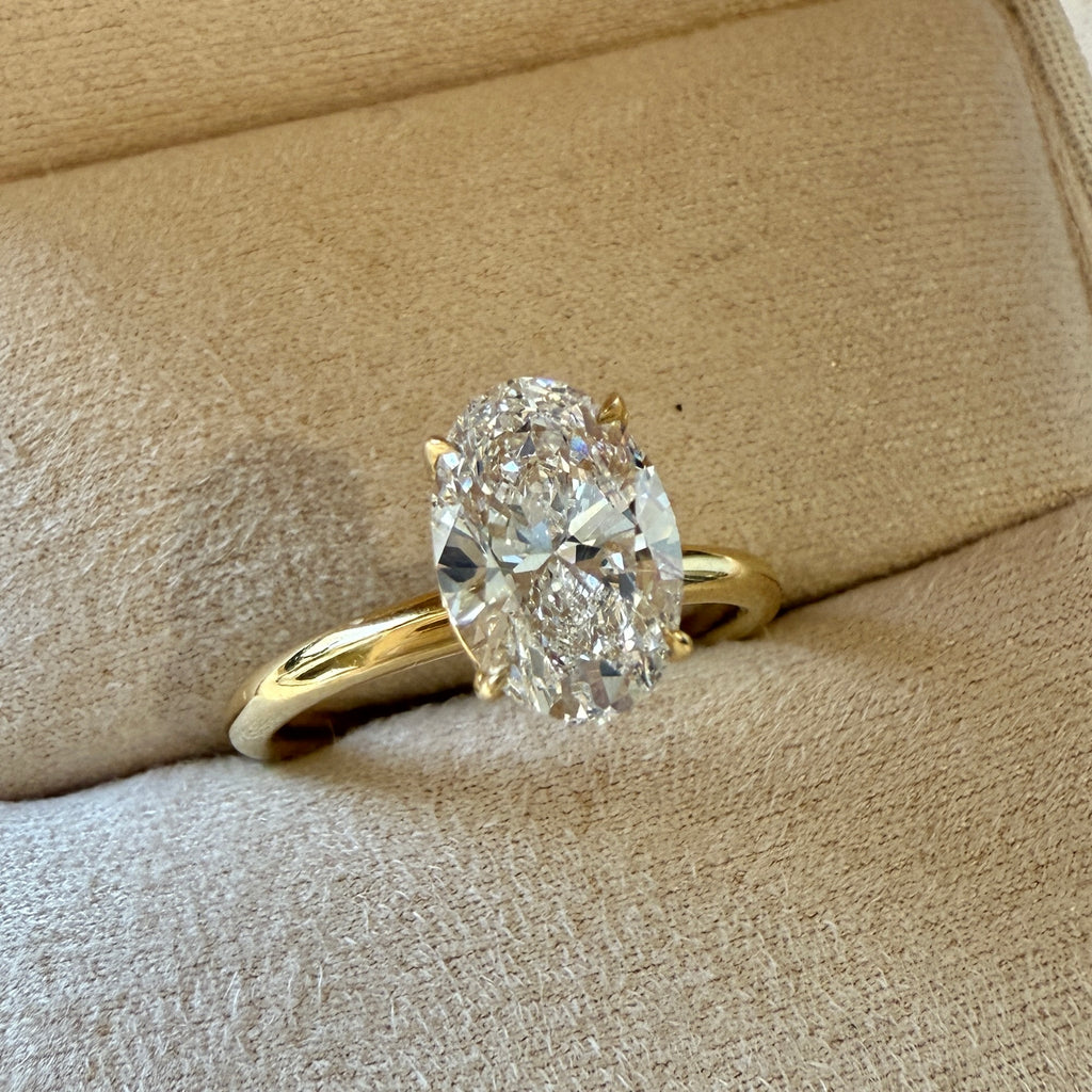Allegra_Oval_Yellow_Gold_White_Gold_Platinum