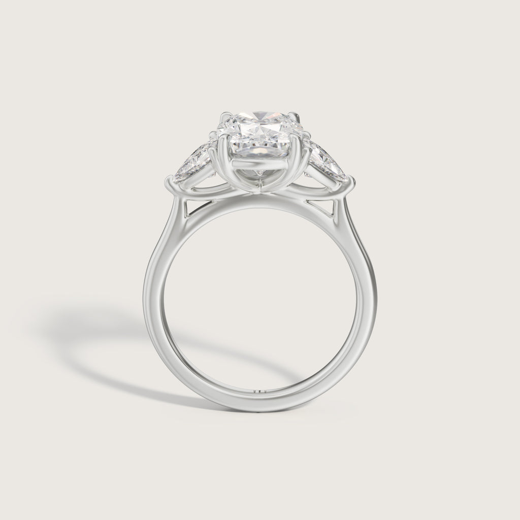 Lola_Cushion_Trilliant_Trilogy_Ring_LINDELLI_White_Gold_Platinum 