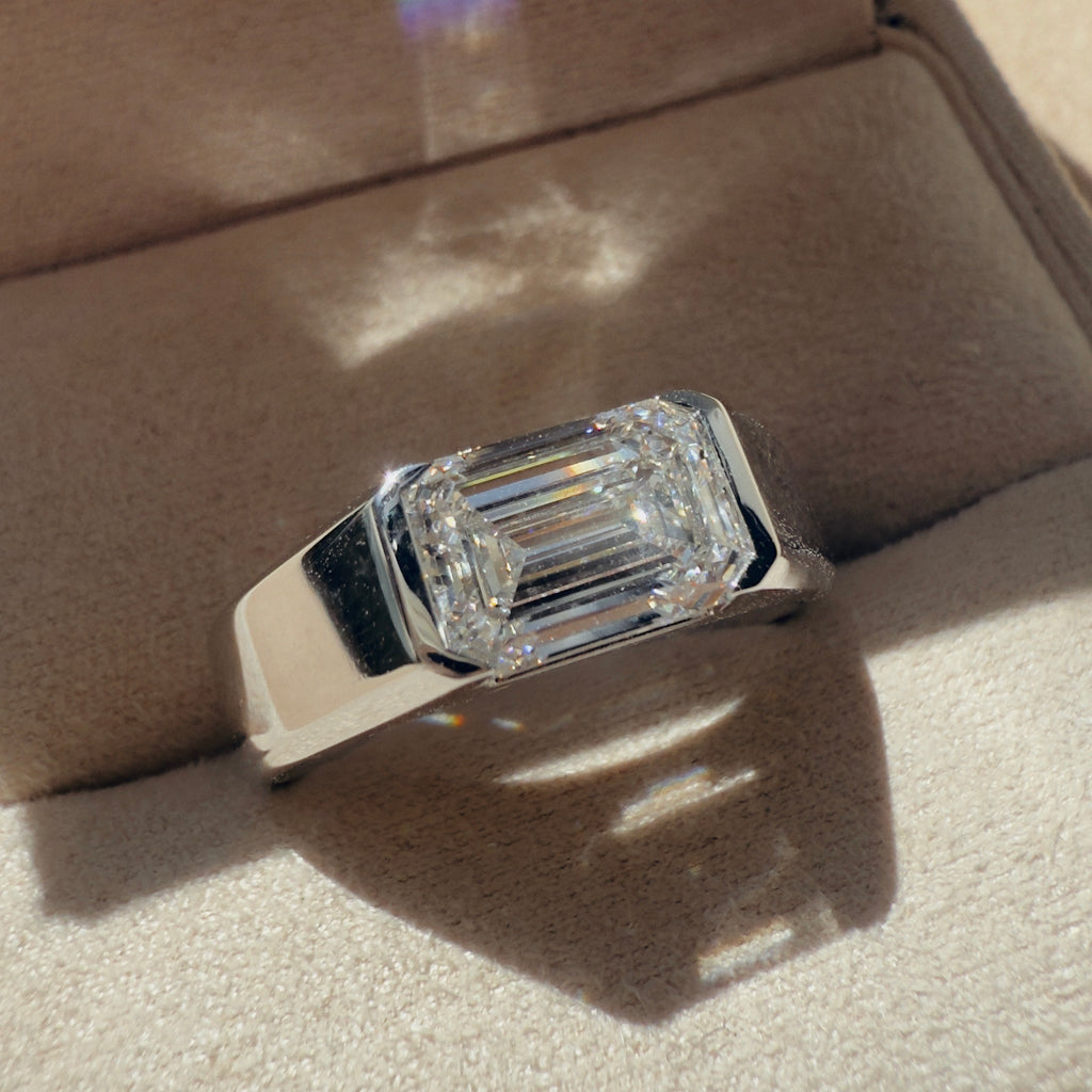 Emerald_Axis_Men's_Signet_Platinum_2.10ct