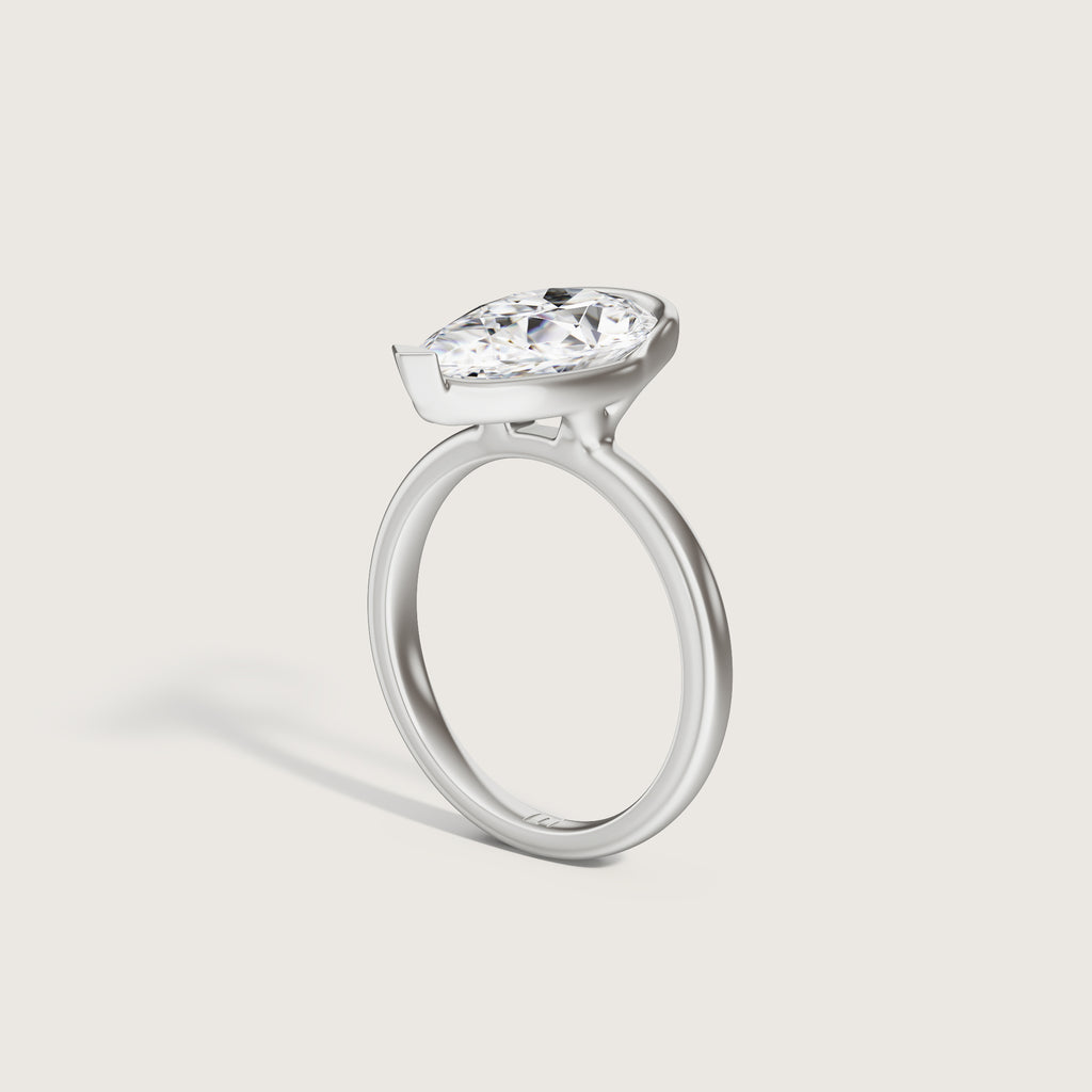 Lune Half Bezel Pear Solitaire