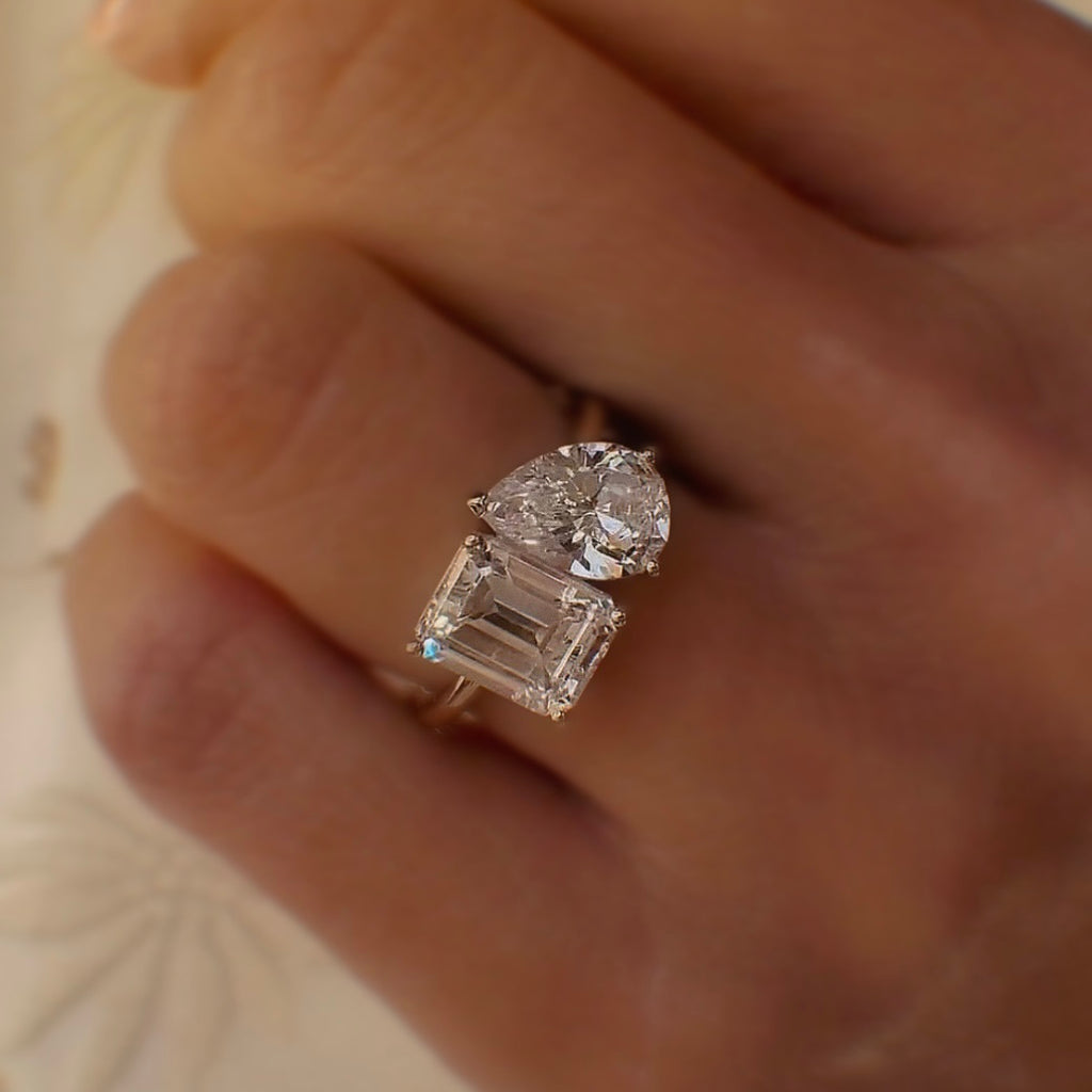 LINDELLI_ENGAGEMENT_RING_TWO_STONE_ESTHER