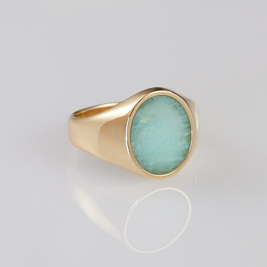 Heritage_Oval_Signet_ring_Yellow_Gold_Amazonite_Flat