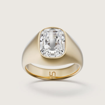 LINDELLI_Heritage_Antique_Cut_Cushion_Diamond_Signet_Yellow_Gold