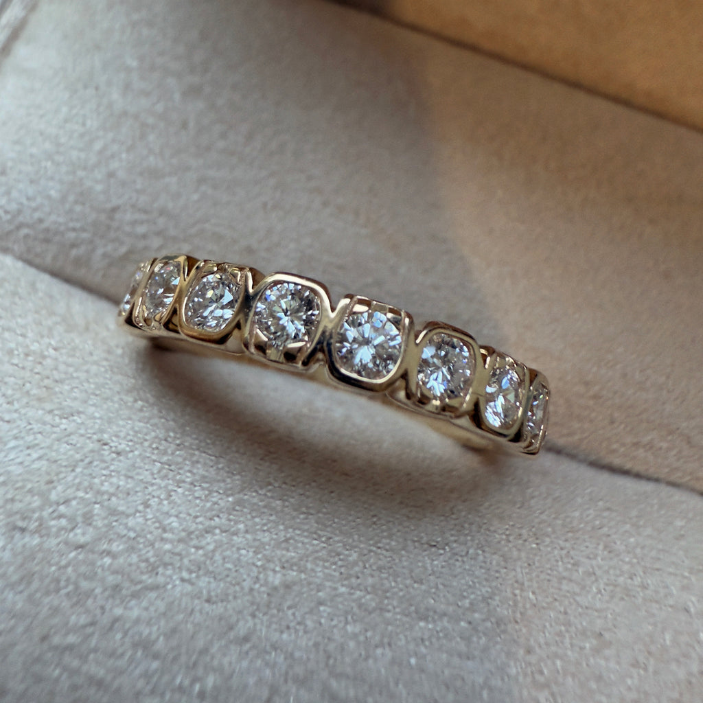 Cielo Bezel Diamond Band