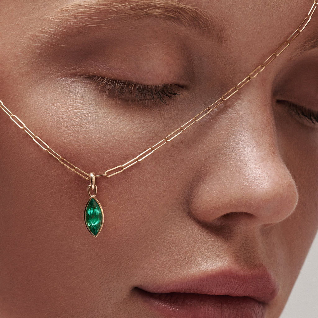LINDELLI_Marquise_Cadre_Pendant_Emerald_Yellow_Gold_White_Gold