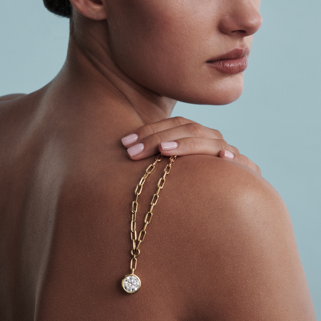 Iris Round Diamond Bezel Pendant Necklace